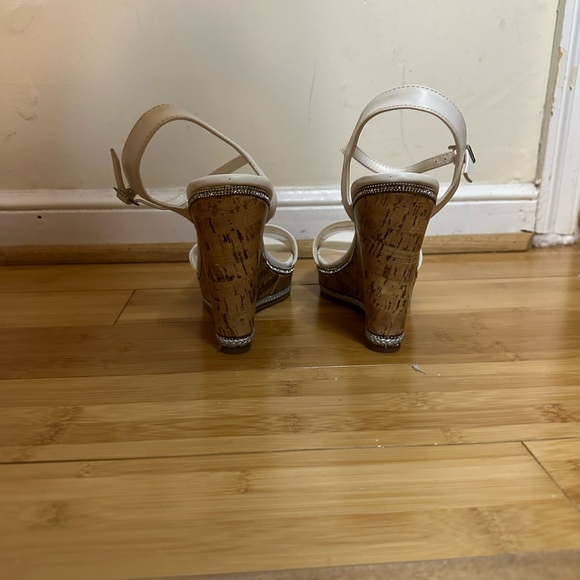 New - Bella Vita Wedge Heels Shoes in white & silver /cork/twine trim - Size 10 - Picture 4 of 4